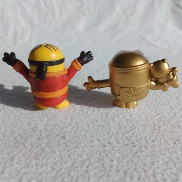 Rare Gold and Robe Minions Rise of Gru 2019 Collectable Toys - Picture 2 of 4